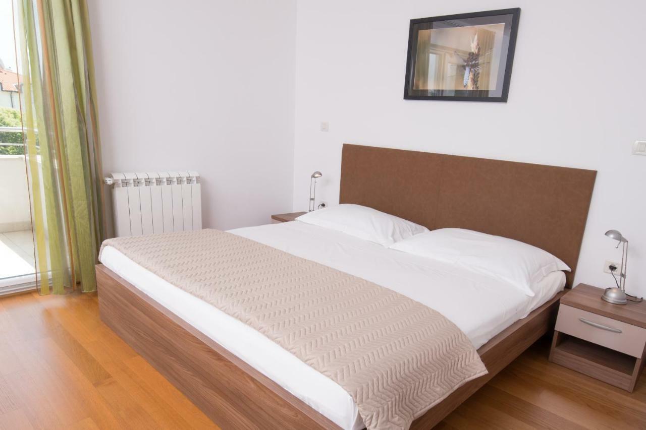 Apartament Deluxe With Private Pool - 100m From The Sea Pula