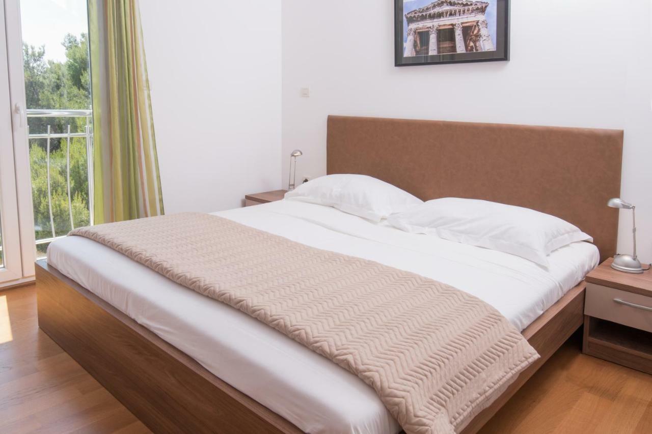 Apartament Deluxe With Private Pool - 100m From The Sea